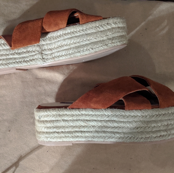 Platform Sandals - Picture 7 of 7